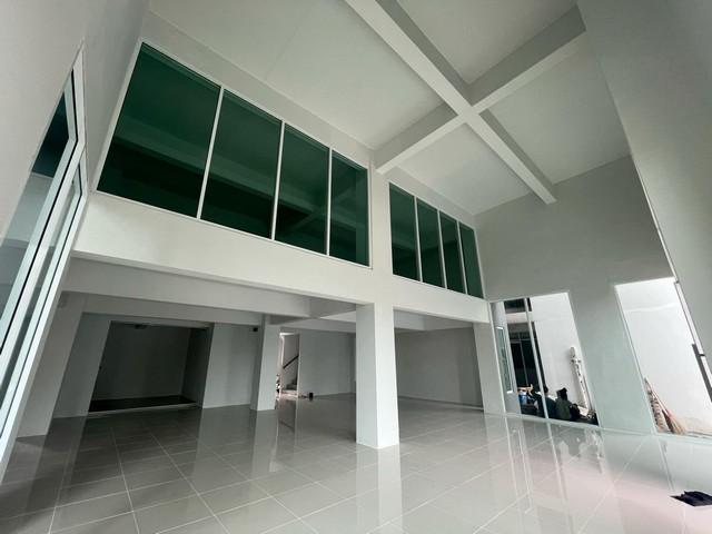ให้เช่าอาคารสำนักงาน 7 ชั้น พร้อมดาดฟ้า 1155 ตรม. พร้อมลิฟท์ โครงการพงษ์ศิริชัย คอมเพล็กซ์ ซอยบรมราชชนนี 15 ใกล้เซ็นทรัล