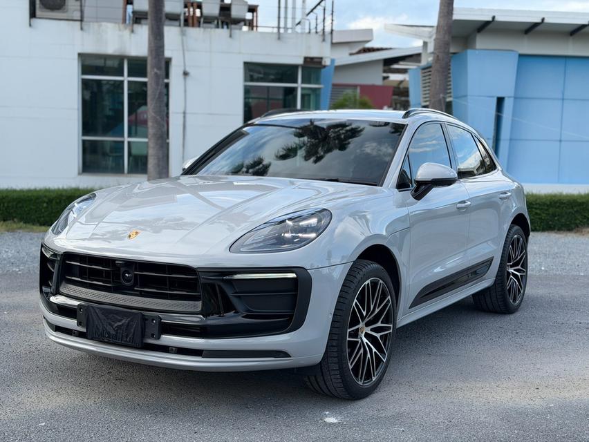 Porsche Macanปี 2022 ไมล์ 9,xxx kmราคา 3,590,000 บาท.