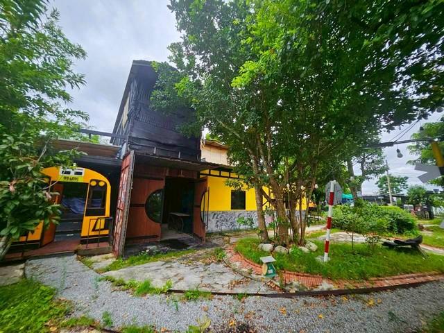ขายและให้เช่าที่ดินพร้อมสิ่งปลูกสร้างอมตะนครชลบุรี ให้เช่ากิจการร้านอาหารเครื่องดื่มพานทองอมตะ บนที่ดิน 393 ตรว