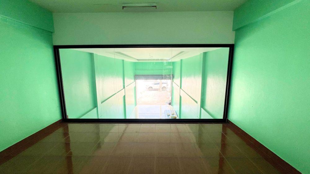 ขายอาคารพาณิชย์ 3 ชั้นครึ่ง ติดถนนสุขุมวิท  บ้านฉาง ระยอง