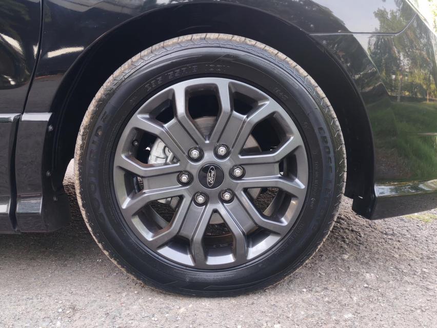 ขาย Hyundai H1 2.5Deluxe ปี17 19