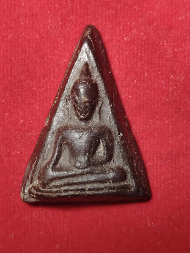 พระนางพญาหลังยันอุ หลวงพ่อจง วัดหน้าต่างนอก