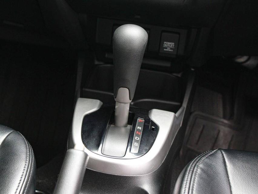 HONDA JAZZ, 1.5 i-VTEC V+ ปี 2015  โฉม ปี14-ปัจจุบัน  15