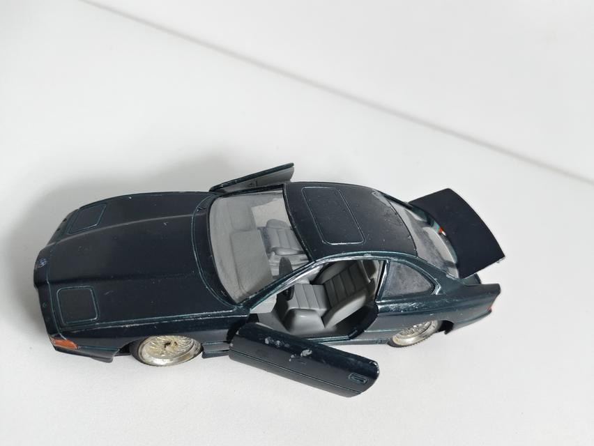 โมเดลรถยนต์ BMW 850i (E31)  5