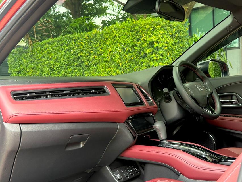 2020 HONDA HRV 1.8 RS MINORCHANGE รถมือเดียวออกป้ายแดง รถวิ่งน้อยเพียง 40,000 กม เข้าศูนย์ตลอด รถไม่เคยมีอุบัติเหตุครับ รูปที่ 11