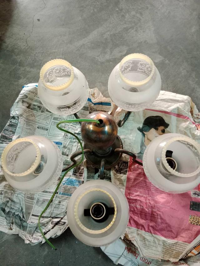 โคมไฟเก่าเก็บโละสต็อก