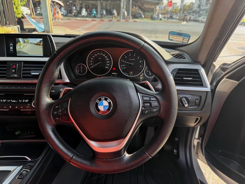 ลดราคาเหลือเพียง!! ปี2018 BMW 330E SPORT AT TOP สุดๆ รูปที่ 14