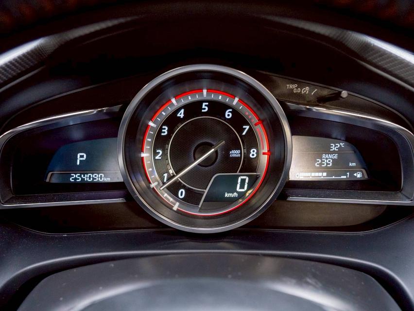 Mazda 3 2.0 S ปี 2015 11