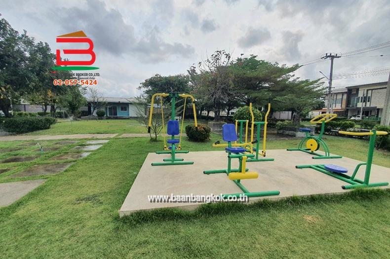 ทาวน์โฮม หมู่บ้าน กัสโต้ สุขสวัสดิ์ 26 (ซ.พุทธบูชา 39, ซ.สุขสวัสดิ์ 30) เนื้อที่ 21.20 ตรว. ถนนสุขสวัสดิ์ แขวงบางมด เขตทุ่งครุ 11