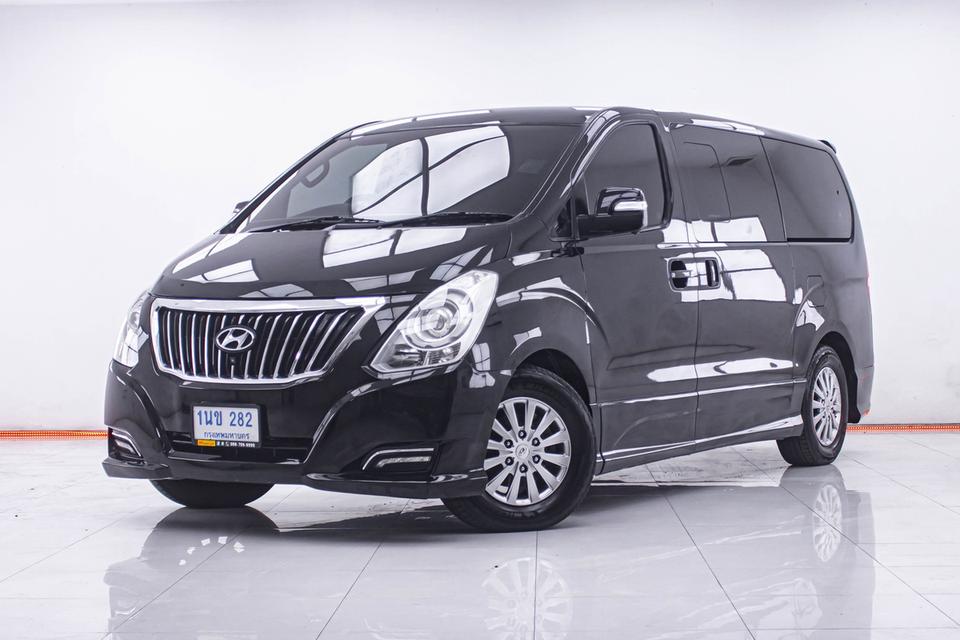 HYUNDAI H-1 2.5 DELUXE AT 2016H-1 ตัวท็อป Deluxe 11 ที่นั่ง ประตูไฟฟ้า 2 ข้าง นั่งสบาย