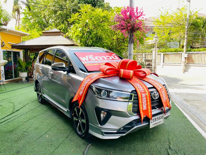 TOYOTA INNOVA CRYSTA 2.8 PREMIUM ปี 2022 หรูหรา ประหยัดน้ำมัน