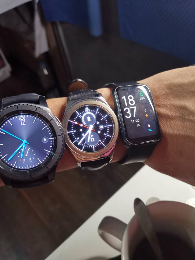 รูป รับซื้อ smartwatch Samsung Huawei และ ยี่ห้ออื่นๆ ทุกรุ่น รับไม่จำกัดจำนวน