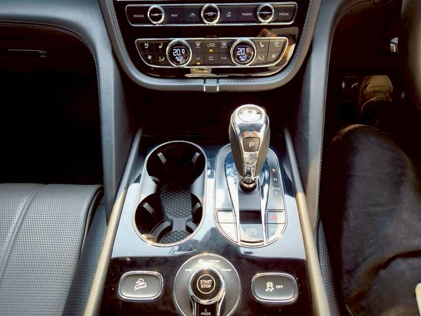 รหัสรถ KPV4168 2022 Bentley Bentayga Hybrid สีดำ 13