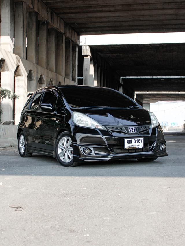 HONDA JAZZ 1.5 i-VTEC V ปี 2012  เกียร์ AUTO สีดำ รถสวยพร้อมใช้งาน เครื่องยนต์เบนซิน ไมล์แท้เพียง 246,041 km. 8