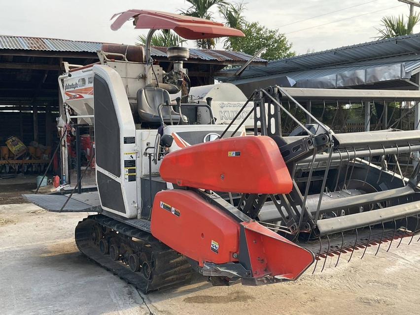 รถเกี่ยวข้าว KUBOTA DC-70 4