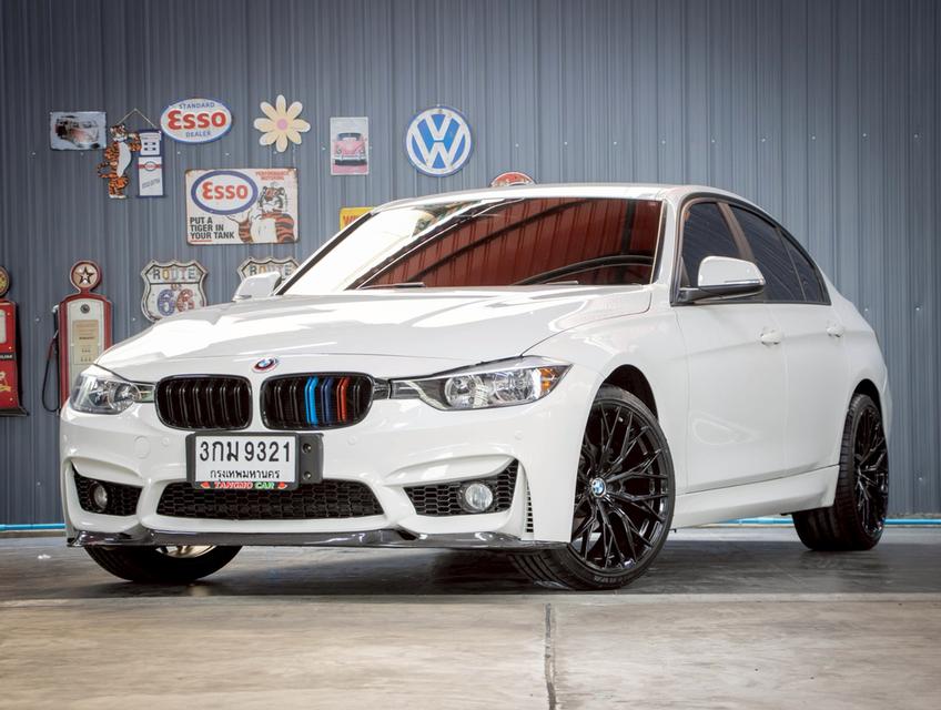 BMW 320i 2.0 F30 LUXURY ปี 2014 สีขาว