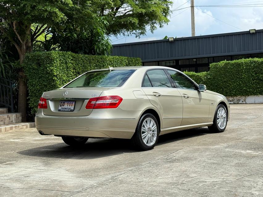 2011 BENZ E200 CGI ( รถมือเดียวออกป้ายแดง ) รถวิ่งน้อย เข้าศูนย์ตามระยะ ไม่เคยมีอุบัติเหตุ สภาพสมบูรณ์ พร้อมใช้งานครับ