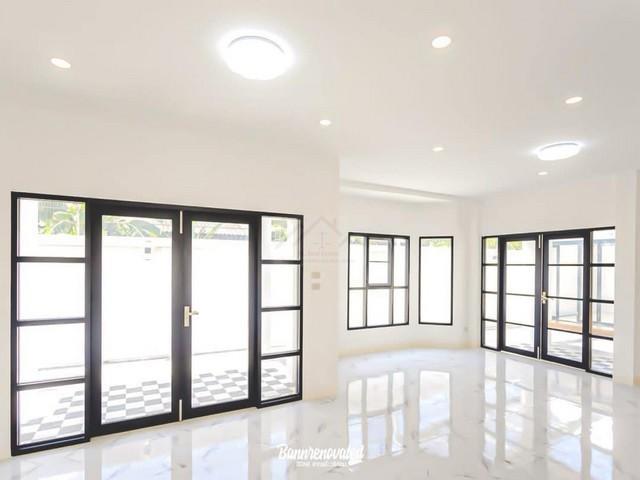 ขายบ้านเดี่ยว 2 ชั้น 54 ตรว. อารียา ชบา นวลจันทร์ 56 หลังมุม รีโนเวทโทนขาว ใกล้เลียบด่วน 5