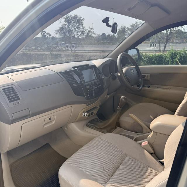 TOYOTA VIGO 4ประตู 2.5E 2005 ✅ไม่มีชน ไม่มีน้ำท่วม ไม่แก็ส ✅เครื่องดีเซล เกียร์ช่วงล่างเยี่ยม ✅จอแอนดรอย หลังคาแครี่บอย ✅รถสะอาดพร้อมใช้ เล่มสวยพร้อมโ รูปที่ 10