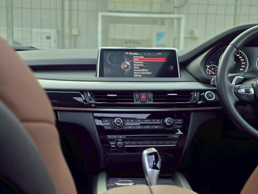 รหัสรถ NC1133 📍 BMW✳️ X5 xDrive40e M Sport [F15] รูปที่ 17