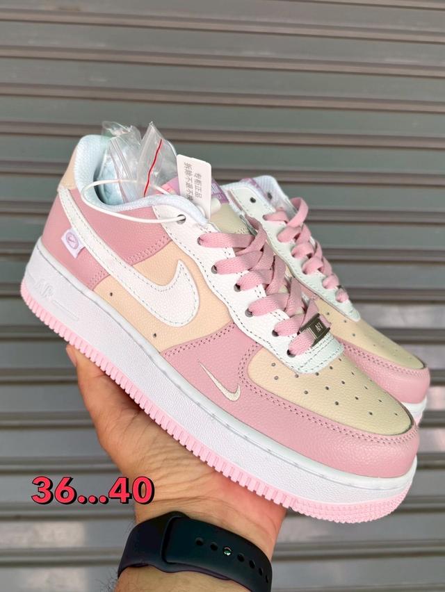 รองเท้า niketopmirror 2