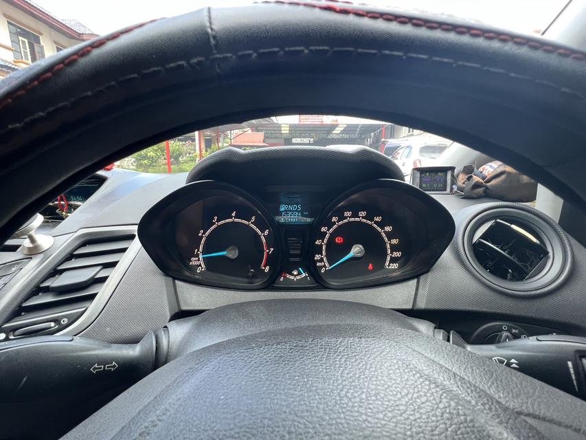 ขายรถบ้าน ford Fiesta 1.5  5