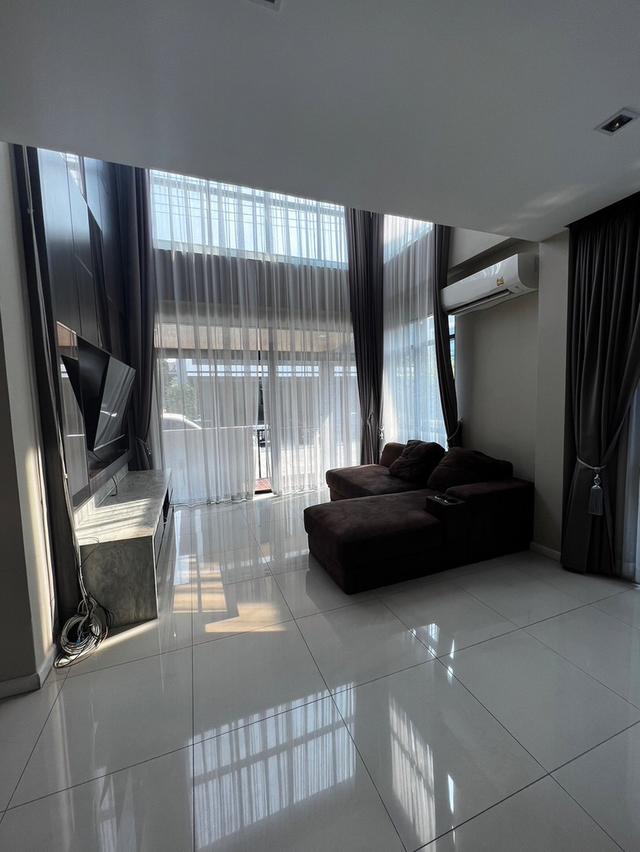 บ้านเดี่ยวหมู่บ้าน ชีวารมย์รังสิต(ติดฟิวเจอร์ ปาร์ค รังสิต) 4ห้องนอน 4ห้องน้ำ(0828935991 ไอซ์ เจ้าของบ้านโดยตรง) 9