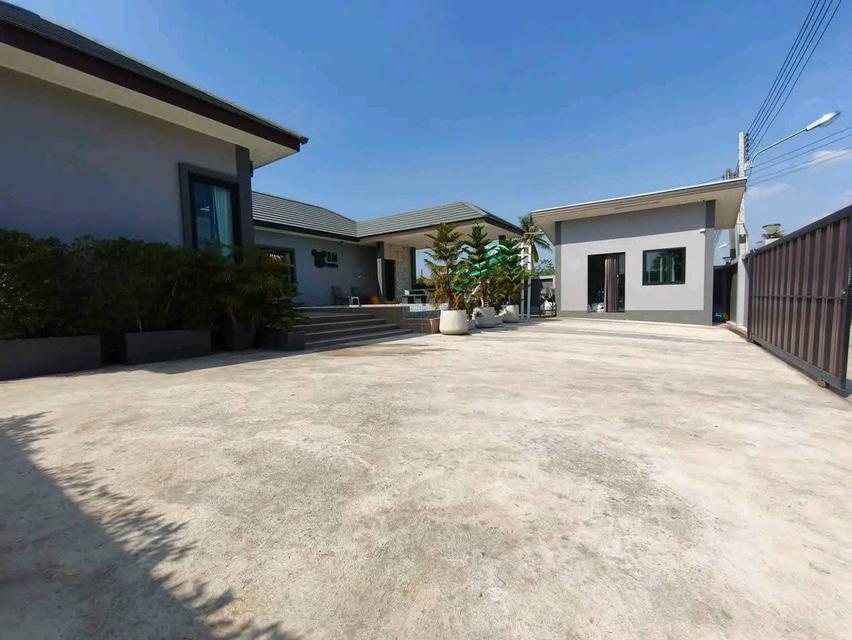 บ้านเดี่ยวพร้อมสระว่ายน้ำ ขนาดใหญ่ 20