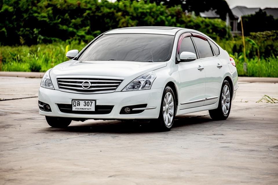 Nissan Teana 250XV Sunloof รุ่นท๊อปสุด ภายในดำ ปี 2010 สีขาว