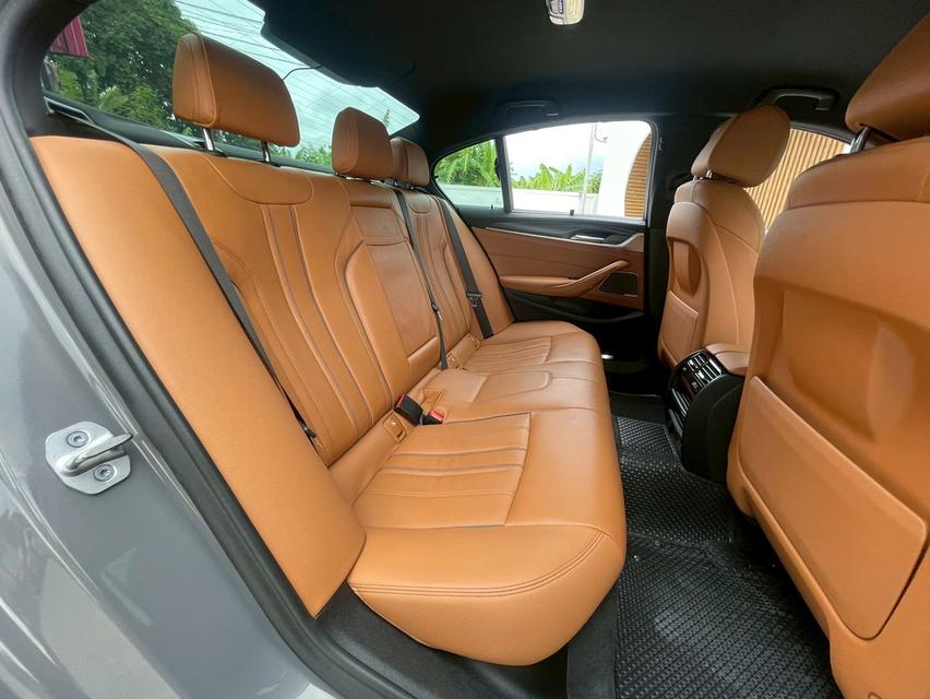 ขาย BMW 520d Msport ปี21 14