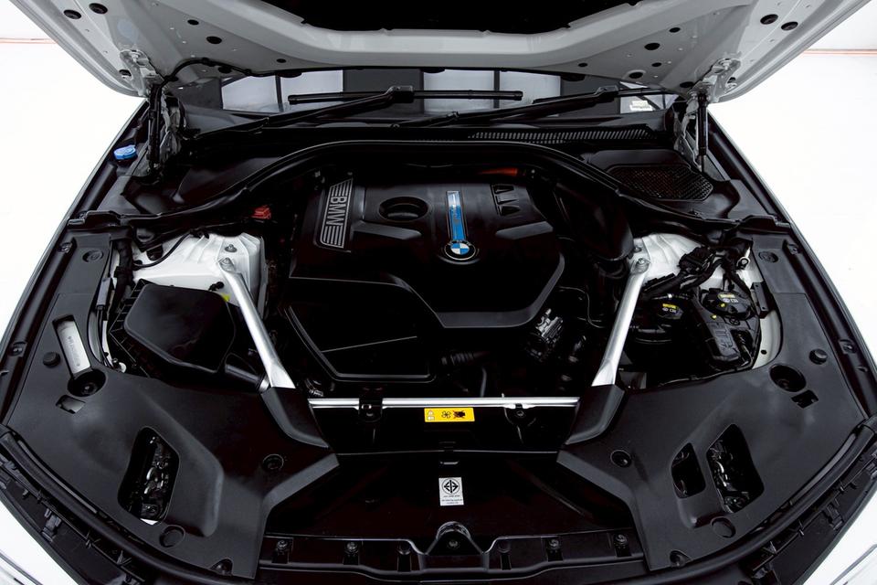 ✨ BMW SERIES 5 530e 2.0 HIGHLINE G30 AT ปี 2020 Plug-in Hybrid รูปที่ 19