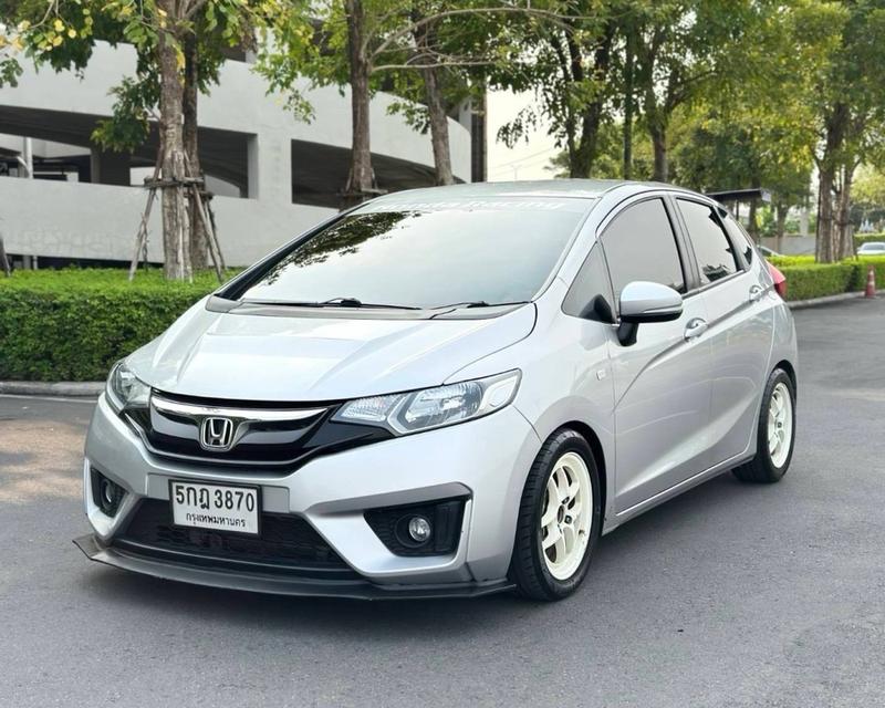 รหัสรถ QT3870 Honda Jazz GK 1.5S เกียร์ Auto สีบอร์นเทา ปี2016 3