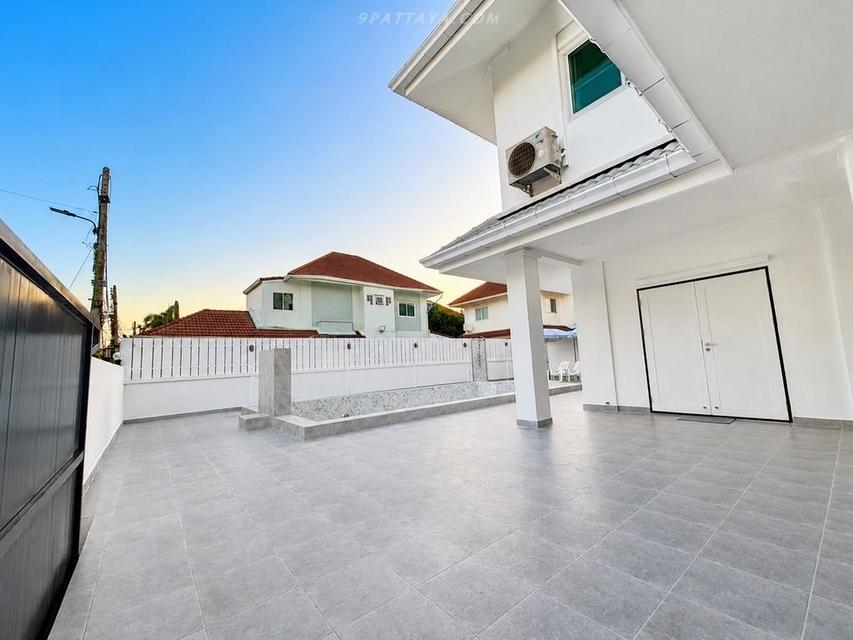 For Rent — Renovated Pool Villa at Pattaya Park Hill VillageNewly renovated pool villa, fully furnished and ready to move in. East Pattaya 2