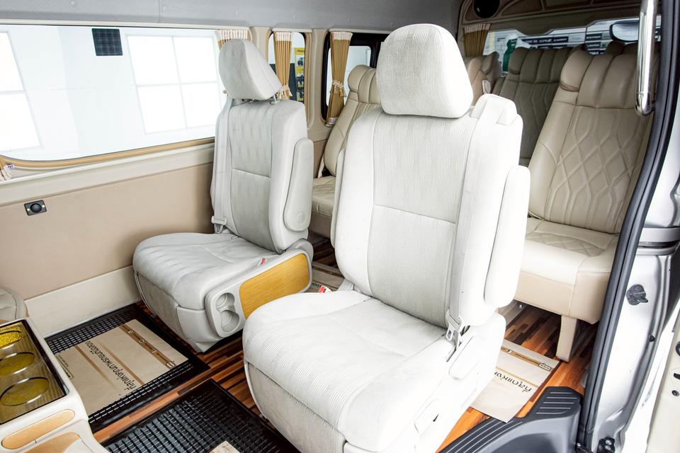TOYOTA COMMUTER 2.8 รถตู้หน้า 6