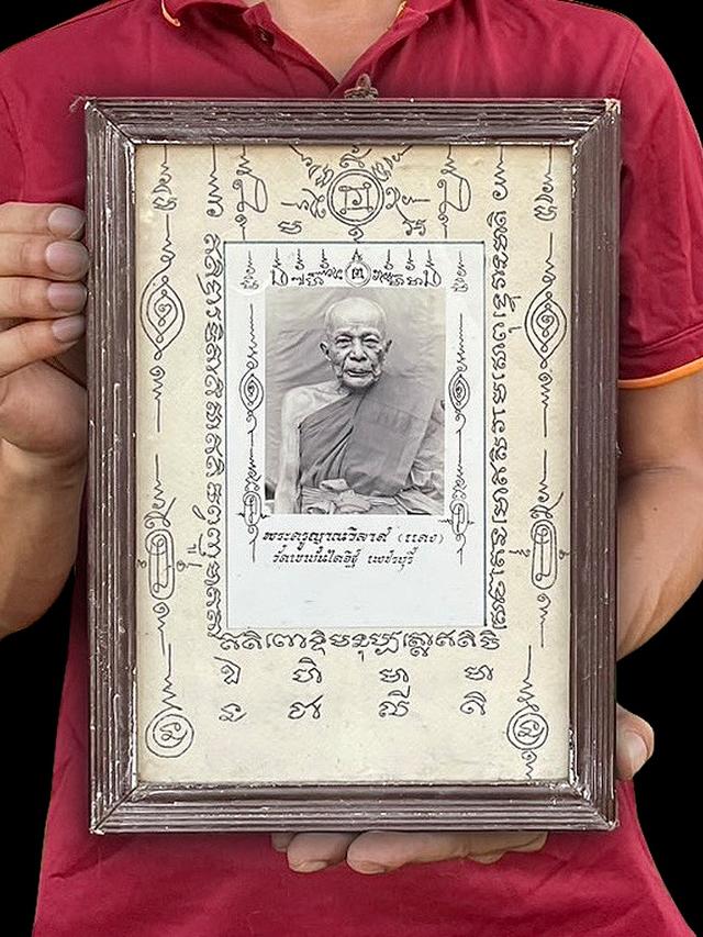 รูปถ่ายสีขาวดำ หลวงพ่อแดง ปี11 พระครูญาณวิลาศ วัดเขาบันไดอิฐ เพชรบุรี