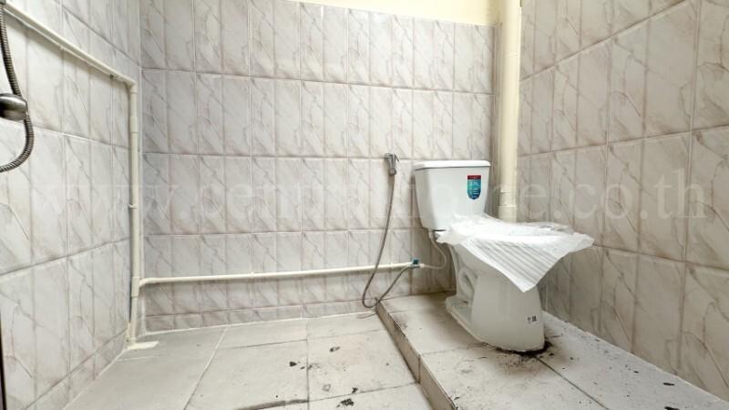 ทาวน์เฮ้าส์ 3 ชั้น ซอย กรุงเทพ - นนทบุรี 23 (จันทร์เกษม) ราคาถูกมาก 6