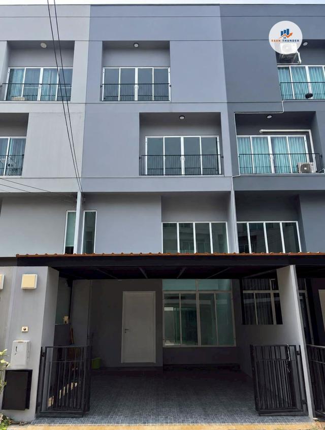 ขายทาวน์โฮม 3.5 ชั้น ม.พาทิโอ้ เเจ้งวัฒนะ - เมืองทองธานี **ถนนป๊อบปูล่า 1
