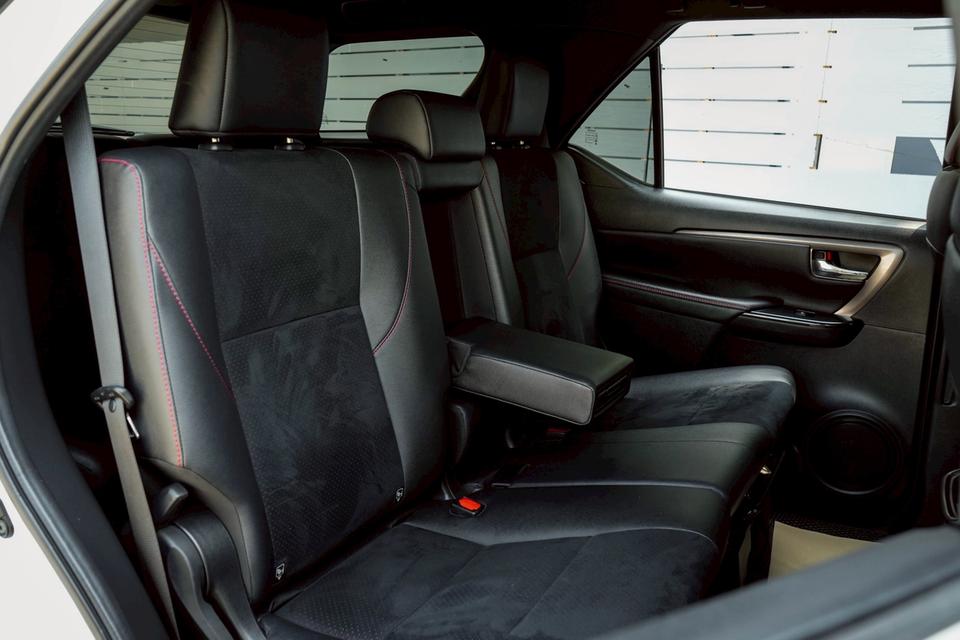 รหัสรถ CBL9659 TOYOTA FORTUNER 2.8 GR Sport (Black Top) 4WD AT 2023 รูปที่ 12