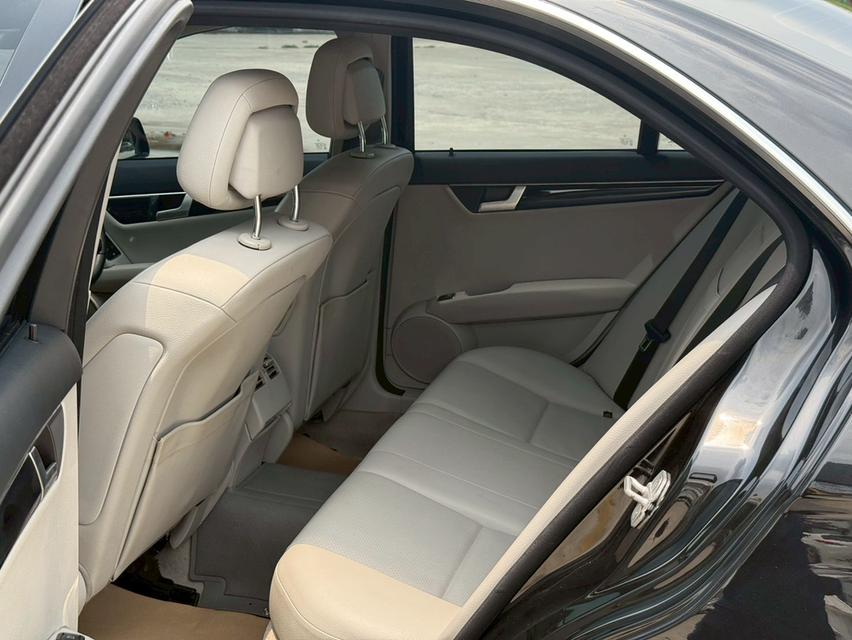 Benz C200 CGI Avantgarde ปี2013 จด 2014