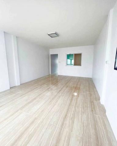 ขายบ้าน ทาวน์โฮมสองชั้น บ้านรีโนเวทใหม่ทั้งหลัง พร้อมอยู่ ที่อยู่ : ซอยหน้าวัดตาลล้อม ต.แสนสุข อ.เมืองชลบุรี 2