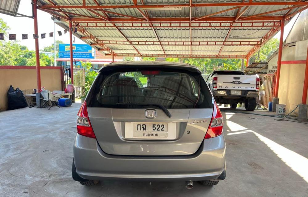 Honda Jazz ปี 2004 สีเทา 6