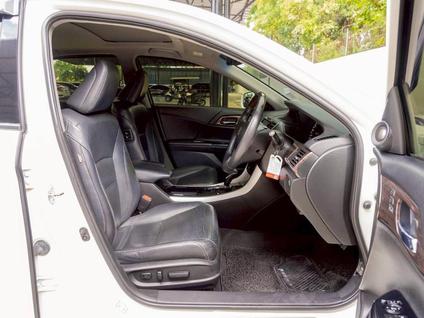 Honda Accord 2.0Hybrid Tech ปี17 14
