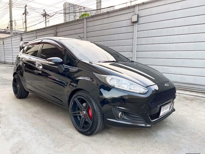 Ford Fiesta สภาพใหม่ 2