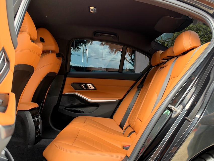 2021 BMW 320D MSPORT รถมือเดียวออกป้ายแดง รถวิ่งน้อย รถเข้าศูนย์ตลอด รถไม่เคยมีอุบัติเหตุครับ รูปที่ 14