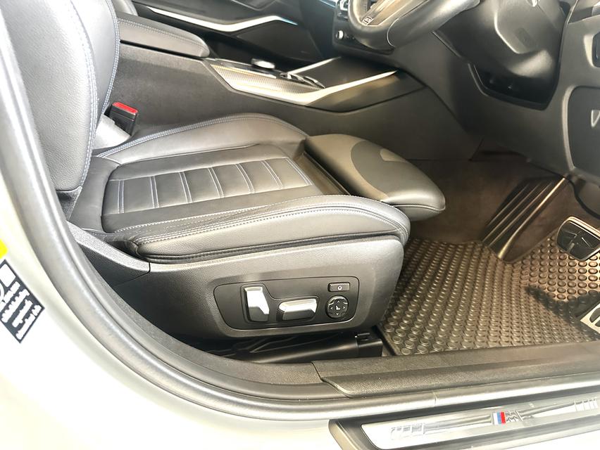 BMW 330e Plug-in Hybrid M SPort (LCI) ปี2023 จดปี 24 ไมล์น้อย 8