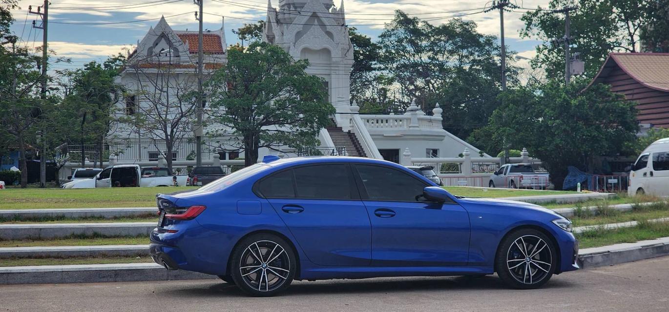 ขายรถbmw 330e m sport เจ้าของขายเอง มือสอง 3