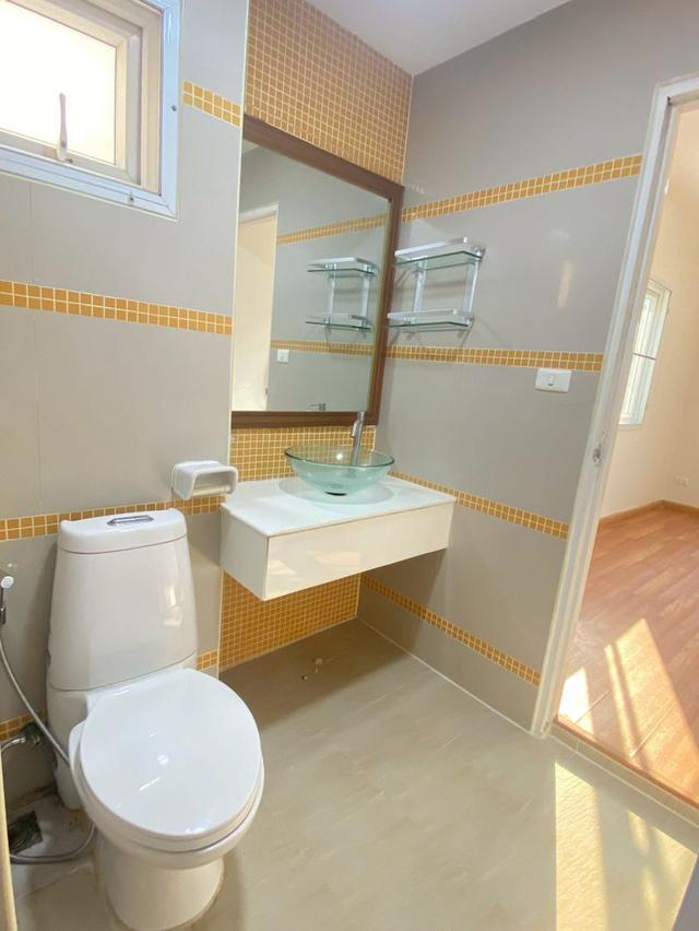 ขายทาวน์โฮม 3 ชั้น หลังมุม  เนื้อที่ 30.3 ตร.วา  หมู่บ้านเมอริทเพลส 2  ถนนลาดพร้าว 101 ซอย 39 แขวงวังทองหลาง 19