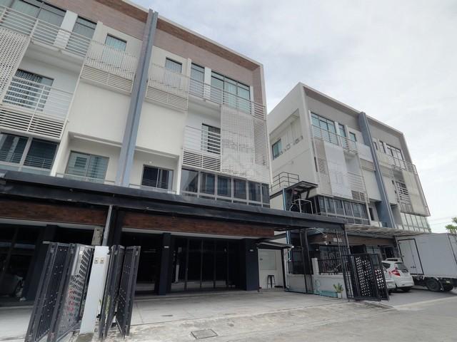 ขายโฮมออฟฟิศสไตล์โมเดิร์น 4ชั้น DISTRICT ดิสทริค เอกมัย-รามอินทรา (รามอินทรา 40) ชุดเฟอร์ ระบบแอร์, ระบบ LAN และ Wi-Fi พ 1