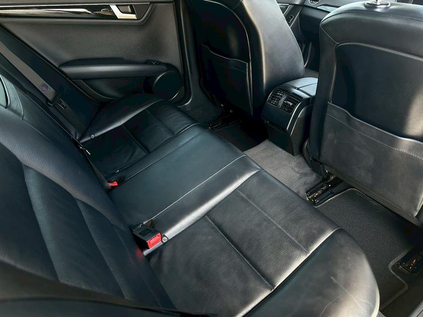 Mercedes-Benz C250 CGI 1.8L BlueEFFICINEY AMG (W204) รถมือเดียวออกห้างสภาพสวยพร้อมใช้งาน 15