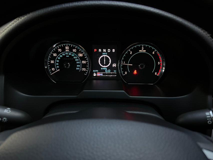 Jaguar XF 2.2 Sedan 8